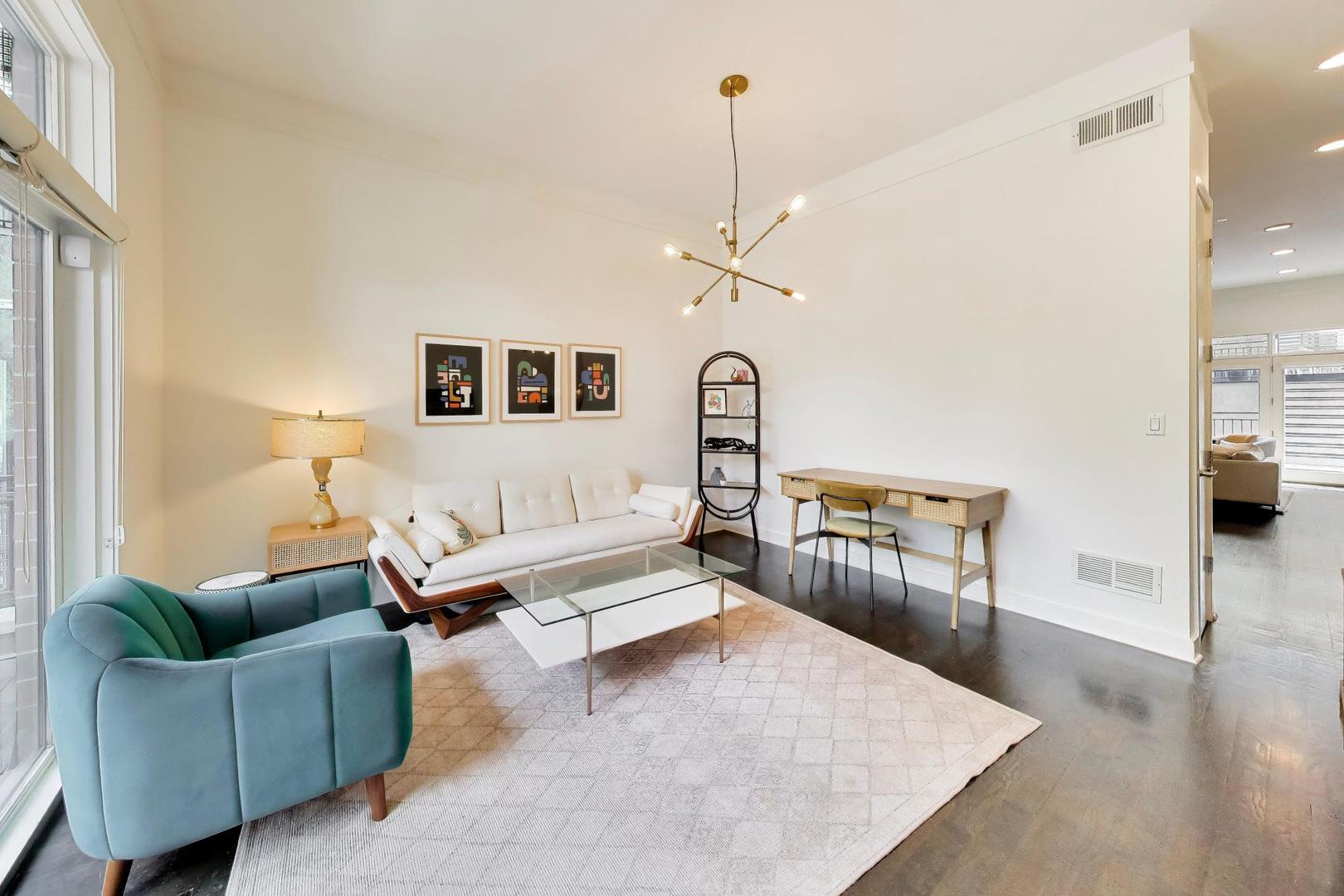 1725 W Le Moyne Street 1