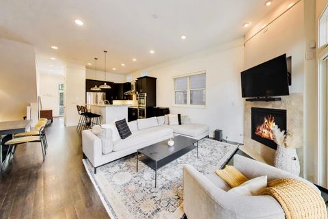 Tiny photo for 1725 W Le Moyne Street #1, Chicago, IL 60622 (MLS # 12630410)
