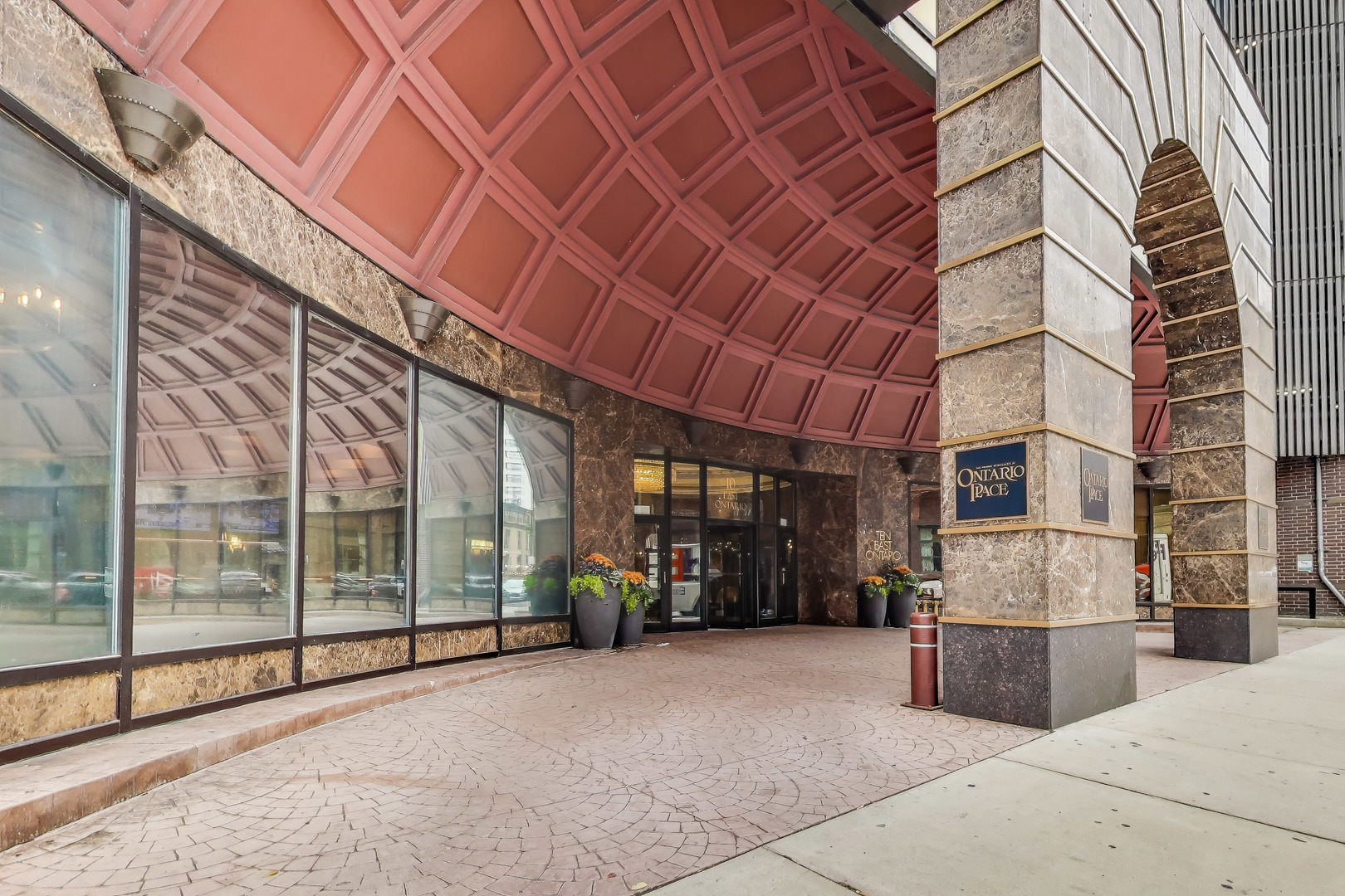 10 E Ontario Street 1303