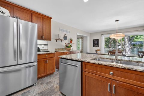 Tiny photo for 223 Willow Lane, Geneva, IL 60134 (MLS # 12647155)
