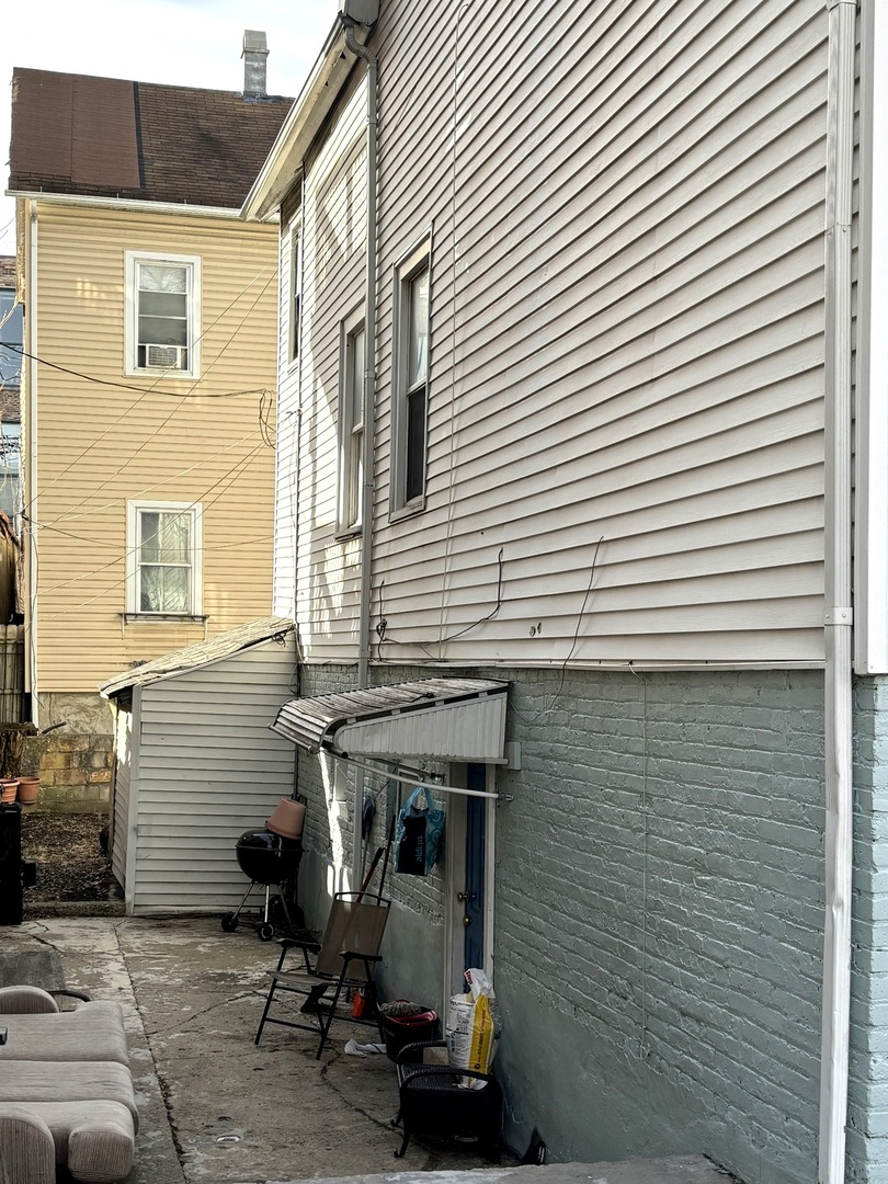 2665 W Medill Avenue