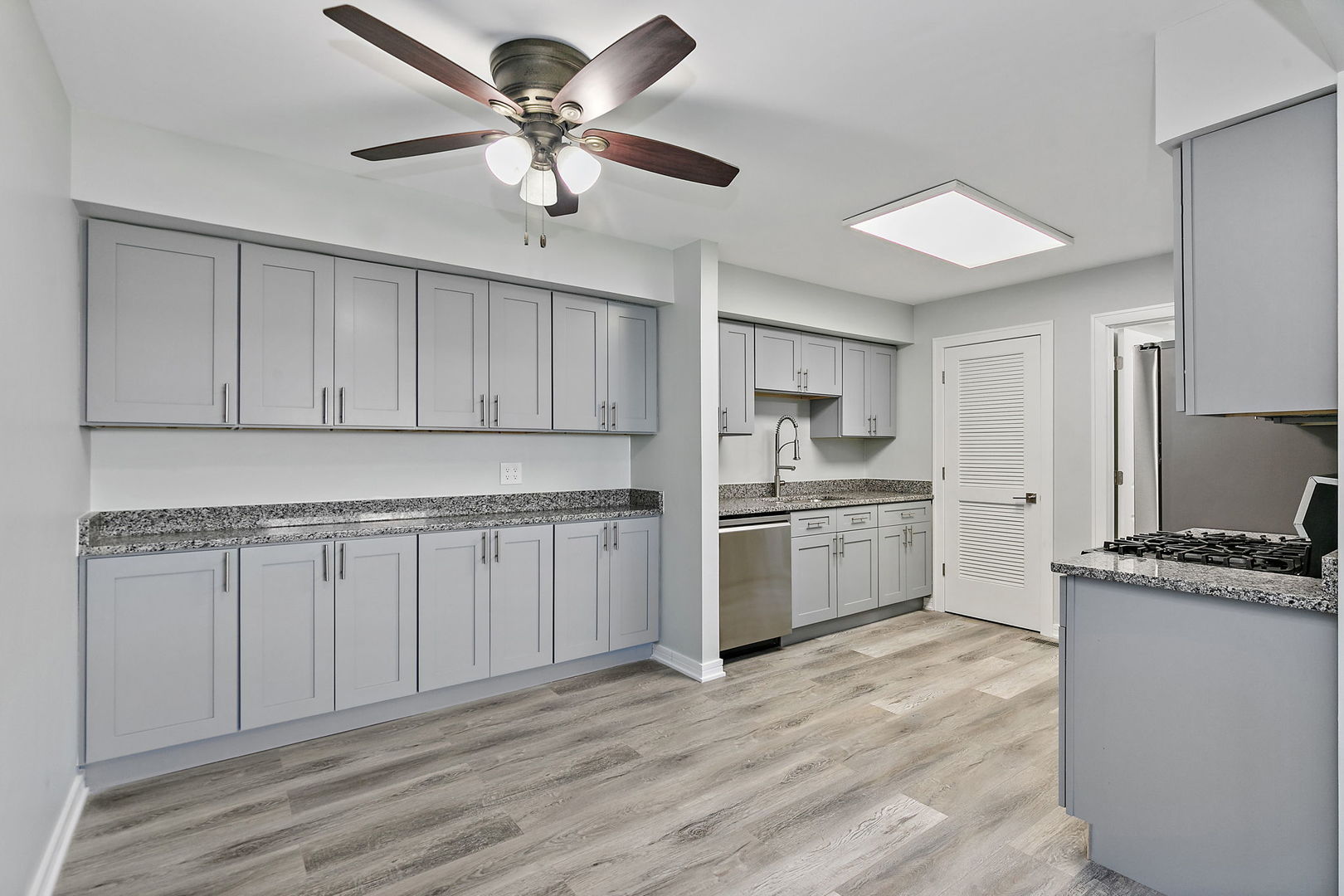 1311 Kingsbury Drive E