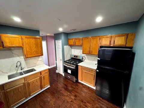 Photo of 5065 W Gladys Avenue #C, Chicago, IL 60644 (MLS # 12510238)