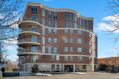 Tiny photo for 520 S Washington Street #201, Naperville, IL 60540 (MLS # 12364207)
