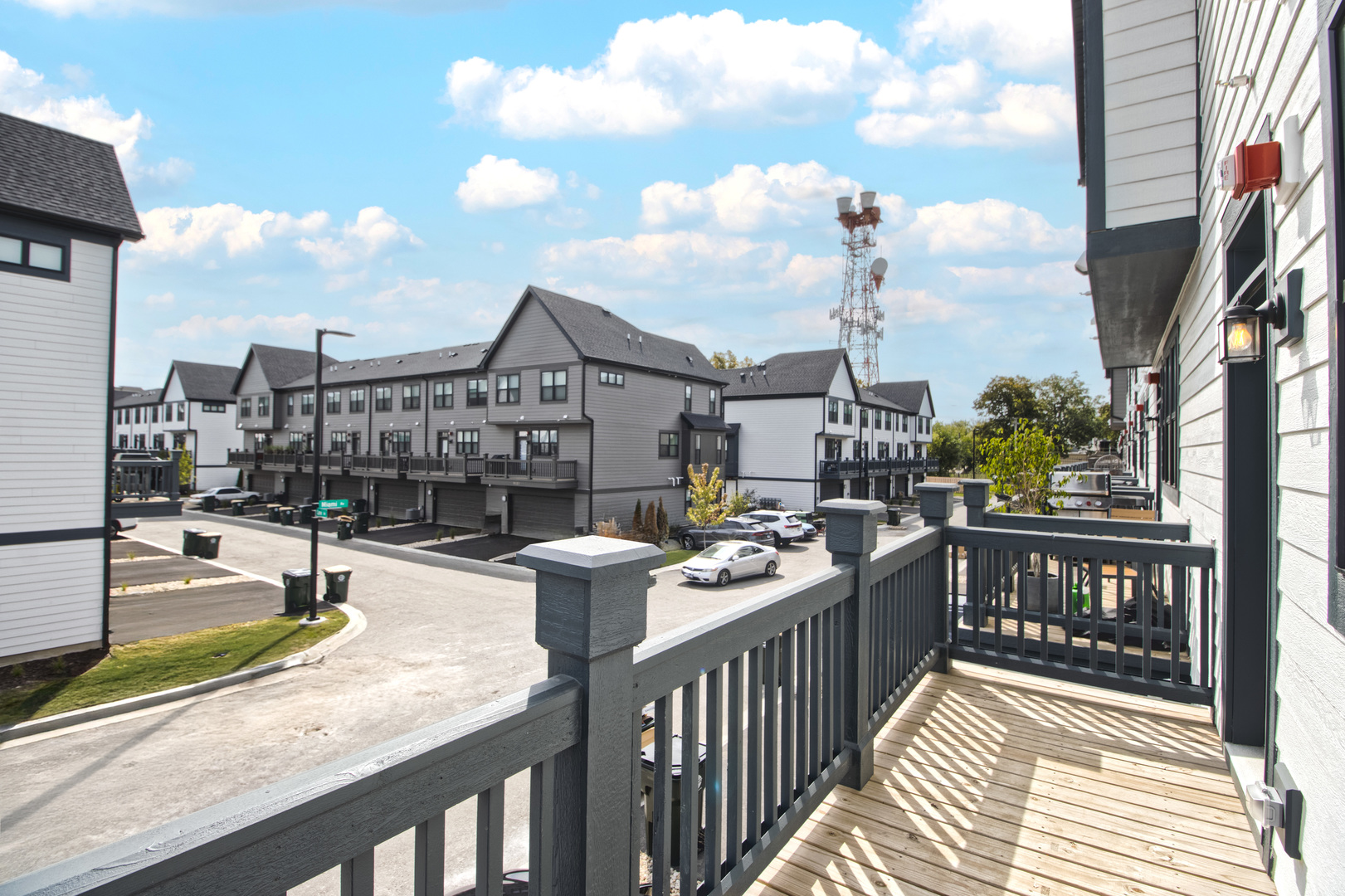 Morton Grove, Illinois 60053, United States, 2 Bedrooms Bedrooms, ,3 BathroomsBathrooms,Residential,Active,235885