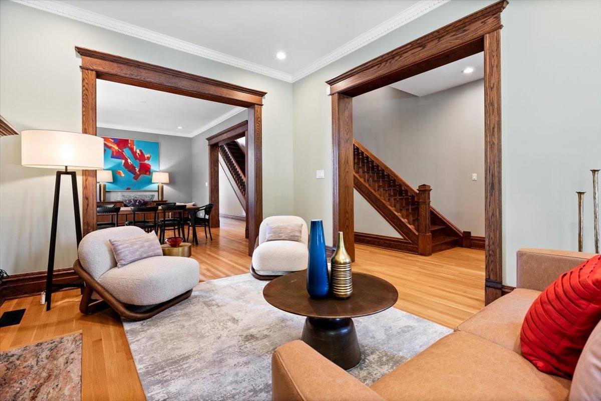 2845 W Division Street