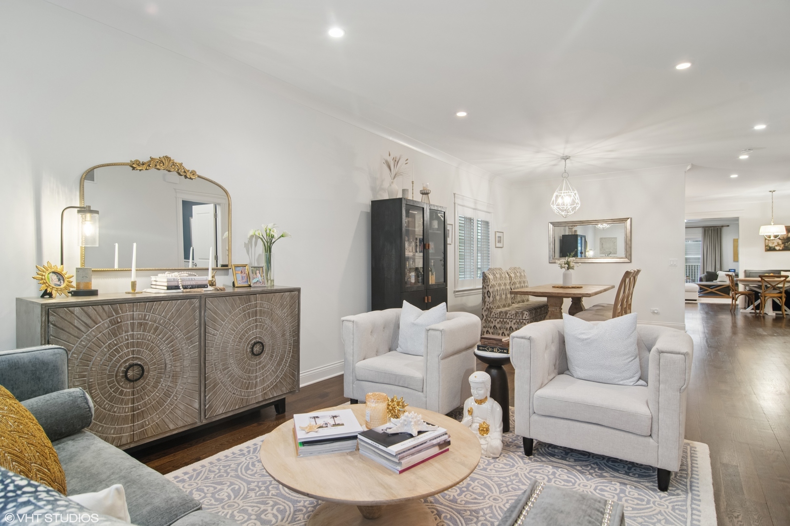 5744 W Ainslie Street