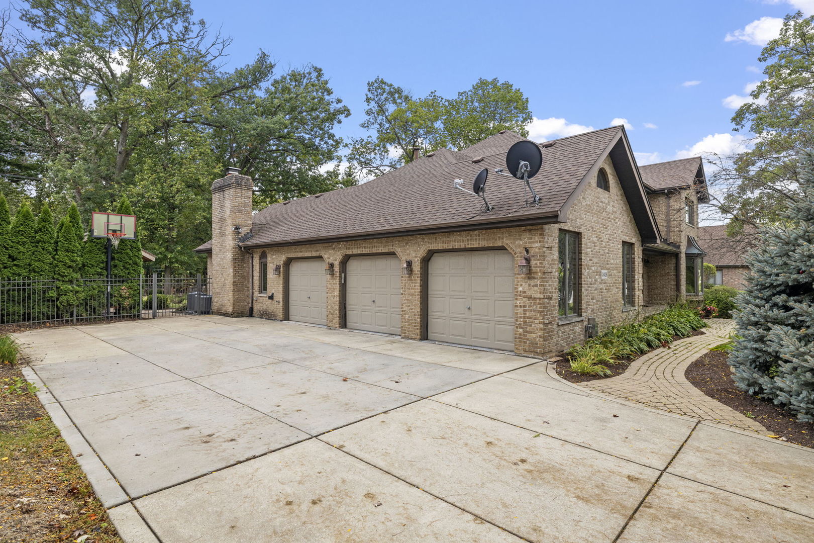 13429 W Oakwood Court