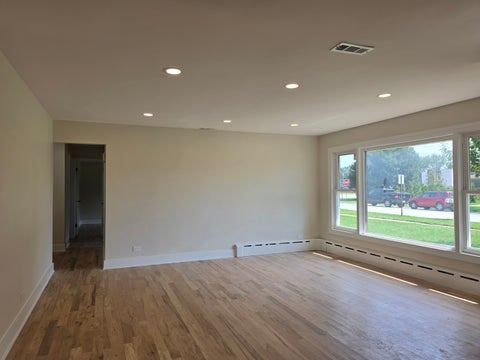 Tiny photo for 6410 W 88th Street, Oak Lawn, IL 60453 (MLS # 12749298)