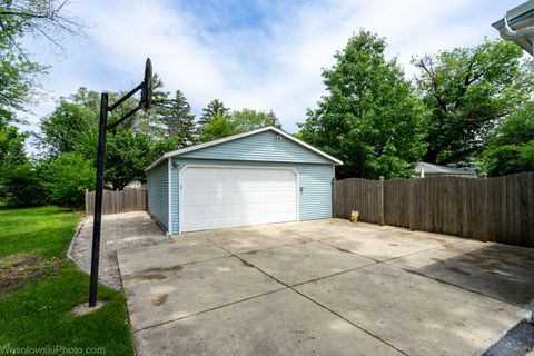 A home in Des Plaines