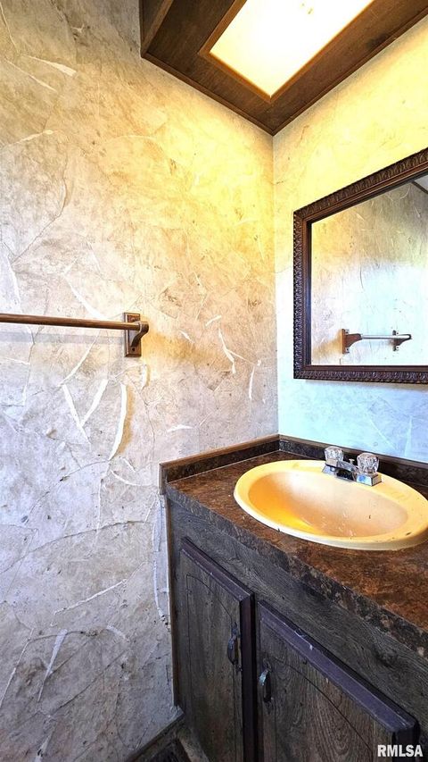 Tiny photo for 14228 Lake Of Egypt Road, Marion, IL 62959 (MLS # EB459900)