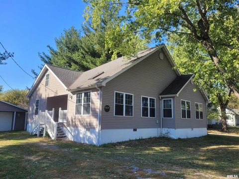 Photo of 2611 BENTON Road, Mt Vernon, IL 62864 (MLS # EB460123)