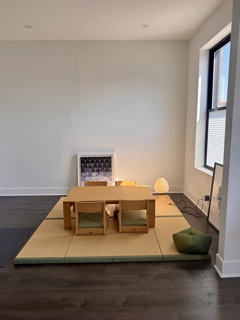 948 W Addison Street 3