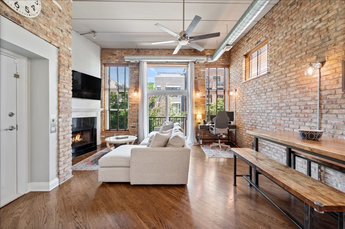 2117 W Belmont Avenue 2