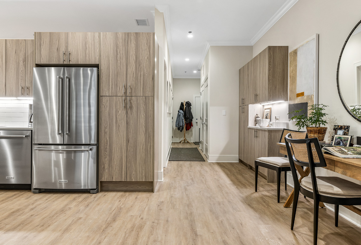 835 Lake Street 511