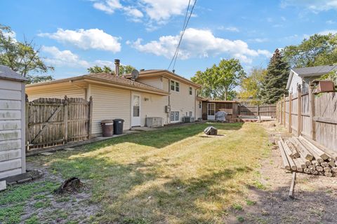 Tiny photo for 2319 Taylor Street, Joliet, IL 60435 (MLS # 12489068)