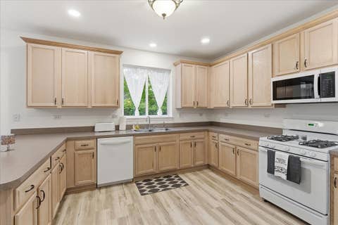 Tiny photo for 2886 Camden Drive, West Chicago, IL 60185 (MLS # 12698437)