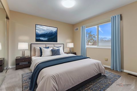 Tiny photo for 825 Downing Street, Northbrook, IL 60062 (MLS # 12530656)