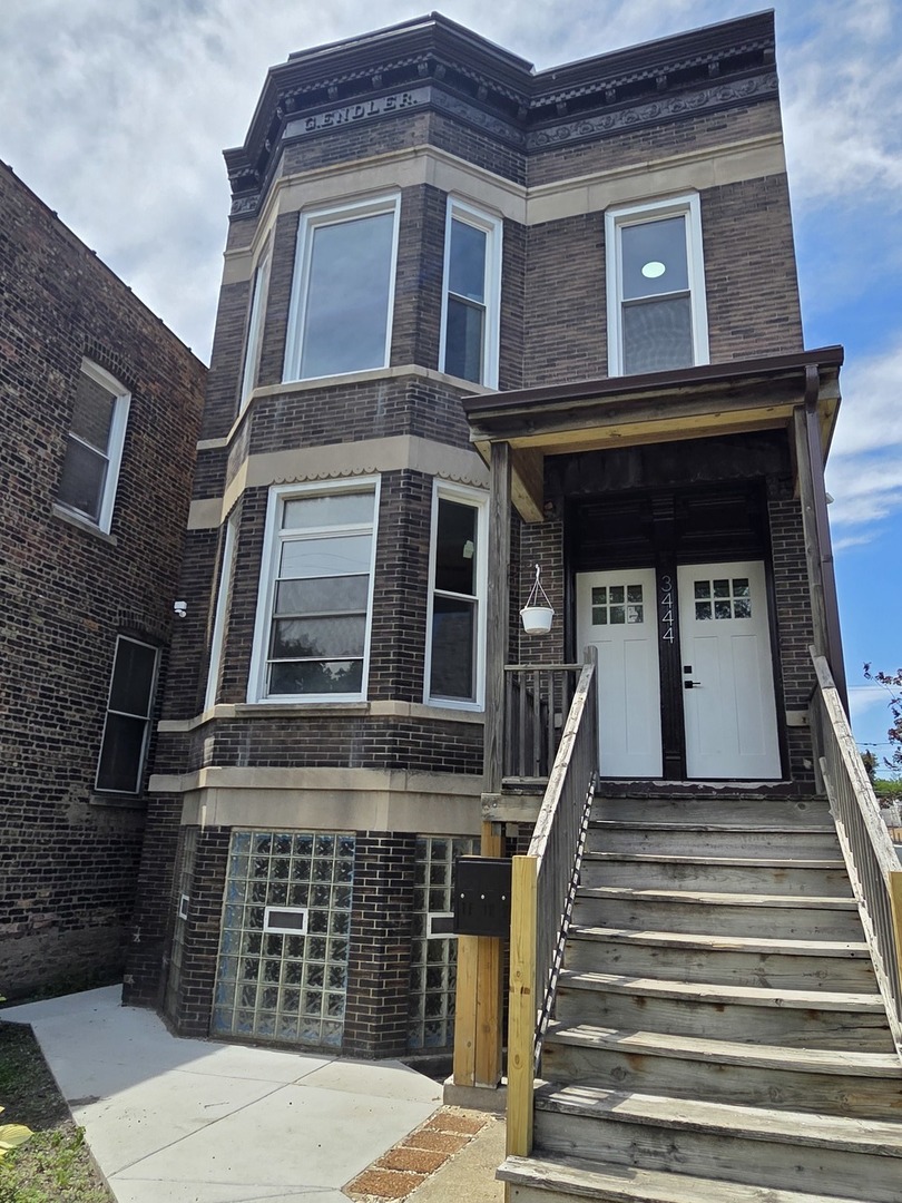 Photo 1 of 21 — 3444 S Western Avenue 2F, Chicago, IL 60608