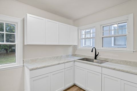 Tiny photo for 624 Lincoln Avenue, Elgin, IL 60120 (MLS # 12509391)