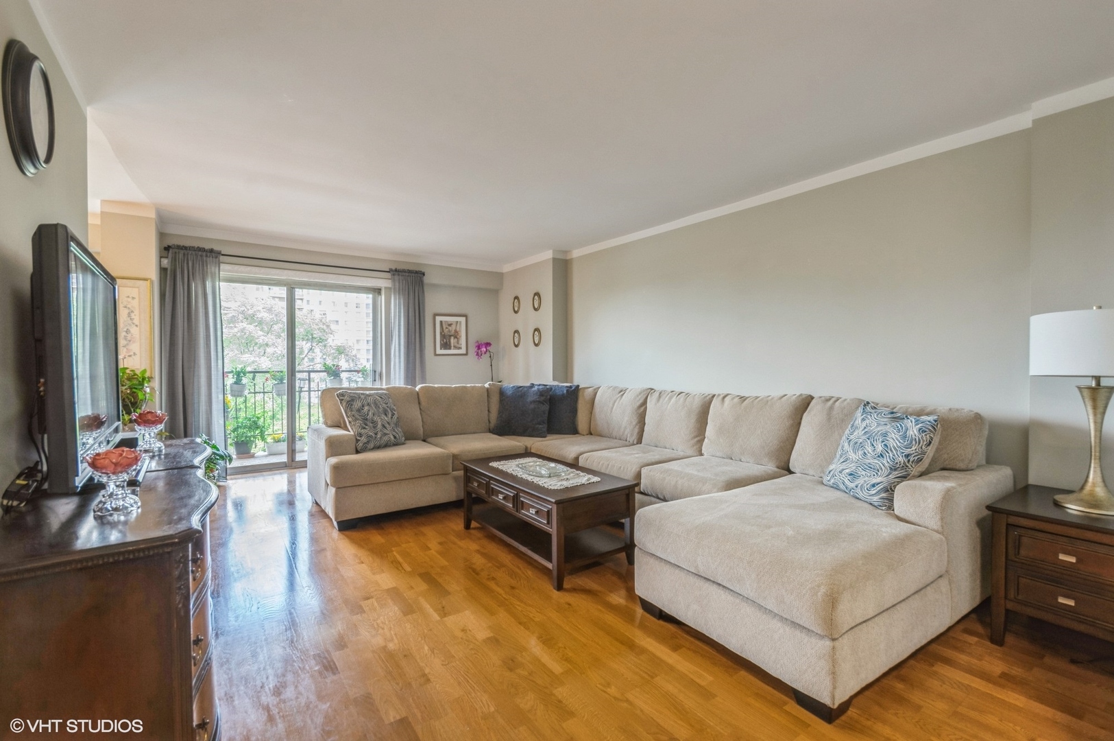 7033 N KEDZIE Avenue 512