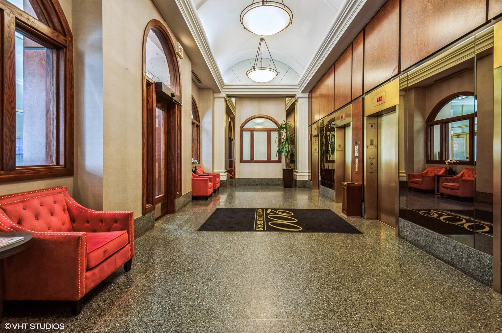 200 N DEARBORN Street 3207