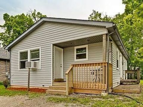 Photo of 35330 N Nielsen Drive, Round Lake Beach, IL 60073 (MLS # 12507173)