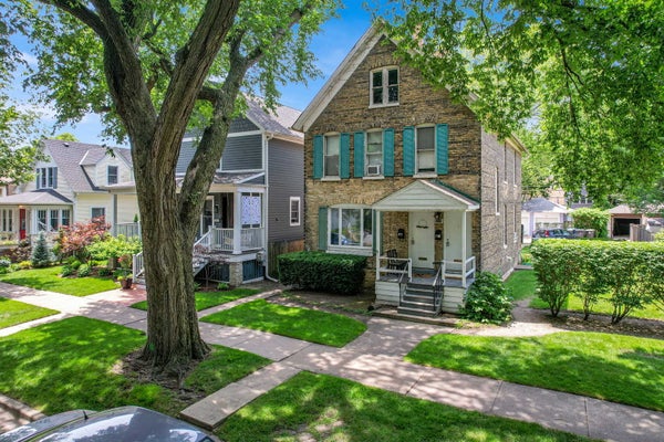 2018 PRATT CT, EVANSTON, IL 60201 - Image e9bf7c483f3fbff8c293cd08f37a05df/2783282973