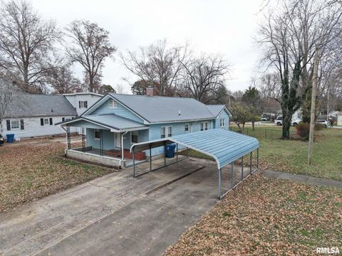 Tiny photo for 1206 S MAIN Street, Benton, IL 62812 (MLS # EB460619)