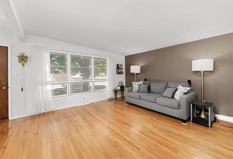 Tiny photo for 3216 Emerald Avenue, Steger, IL 60475 (MLS # 12461177)