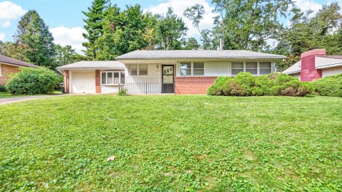 Photo of 10 Walker Drive, Bloomington, IL 61701 (MLS # 12744345)