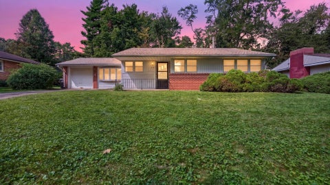 Tiny photo for 10 Walker Drive, Bloomington, IL 61701 (MLS # 12744345)