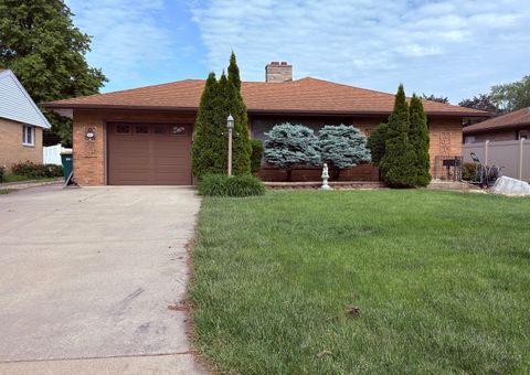 Photo of 910 Catherine Street, Joliet, IL 60435 (MLS # 12654434)