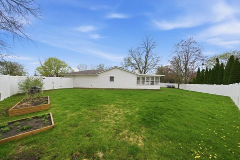 Tiny photo for 1198 ARROWWOOD Court, Aurora, IL 60504 (MLS # 12621563)