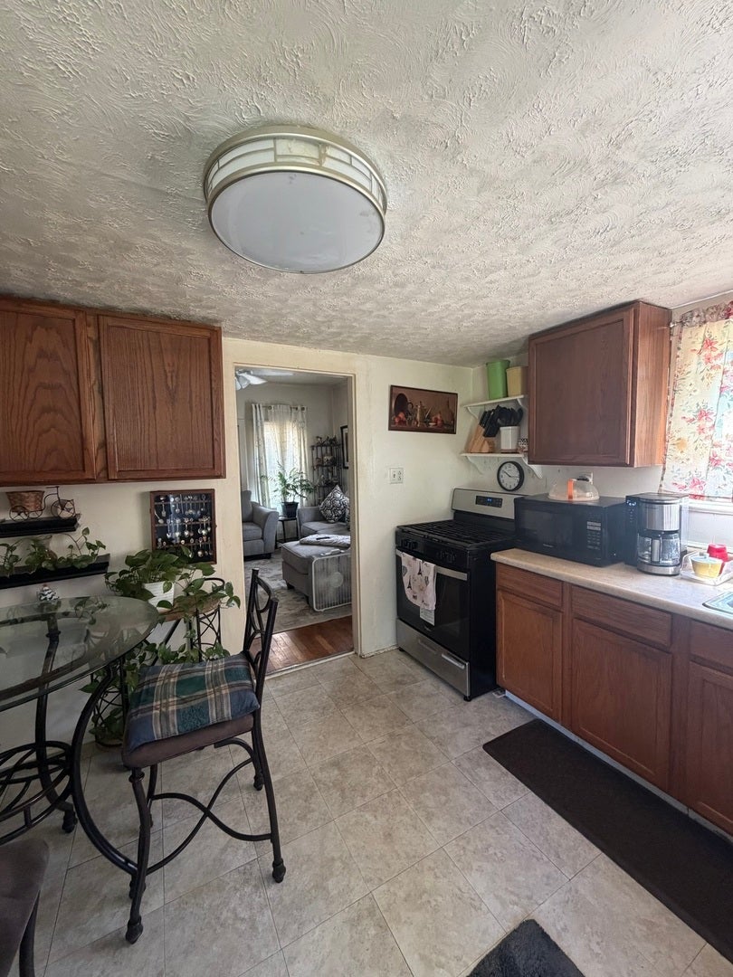 808 W 10th Street