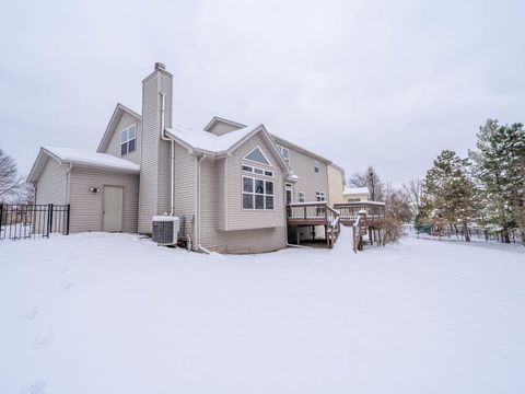 Tiny photo for 21 W Sandstone Court, South Elgin, IL 60177 (MLS # 12524024)
