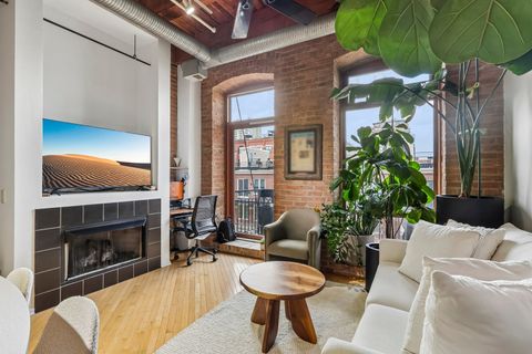 Tiny photo for 360 W Illinois Street #308, Chicago, IL 60654 (MLS # 12669878)