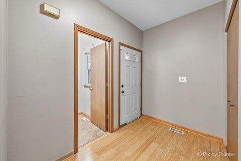 Tiny photo for 16 Brian Court, Algonquin, IL 60102 (MLS # 12505927)