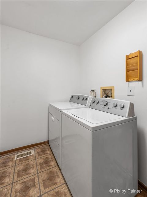 Tiny photo for 16 Brian Court, Algonquin, IL 60102 (MLS # 12505927)