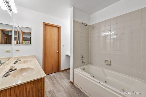 Tiny photo for 16 Brian Court, Algonquin, IL 60102 (MLS # 12505927)