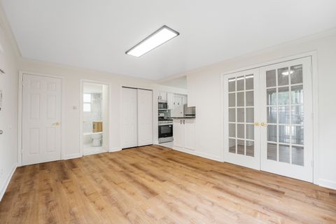 7249 N Hamilton Avenue 1C Chicago IL 60645