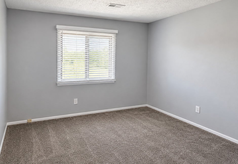 3405 Holiday Court 8