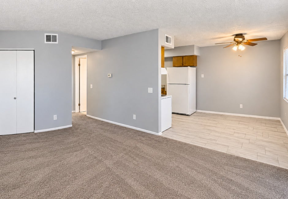 3405 Holiday Court 8