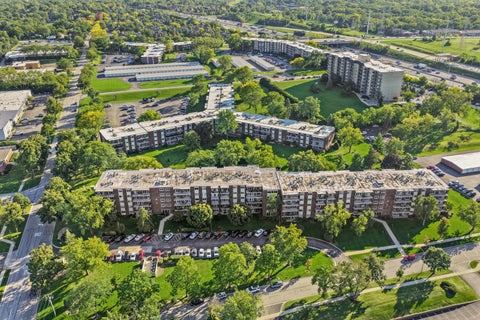 Tiny photo for 5300 Walnut Avenue #20a, Downers Grove, IL 60515 (MLS # 12778357)