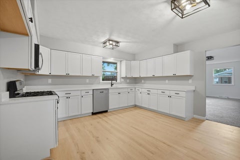 Tiny photo for 404 Sunset Drive, Heyworth, IL 61745 (MLS # 12755558)