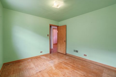 Tiny photo for 6354 S Austin Avenue, Chicago, IL 60638 (MLS # 12643328)