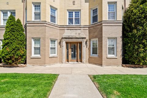 Tiny photo for 6401 W 23rd Street #5, Berwyn, IL 60402 (MLS # 12472309)