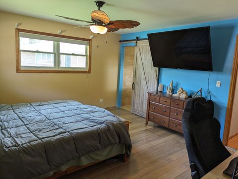 Tiny photo for 381 W Millers Road, Des Plaines, IL 60016 (MLS # 12559113)