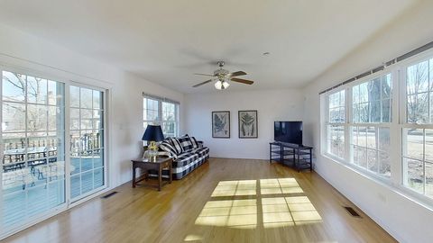 Tiny photo for 418 E Hillside Avenue, Barrington, IL 60010 (MLS # 12580086)