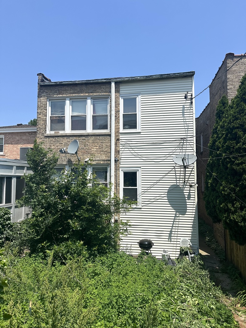 2527 W Argyle Street